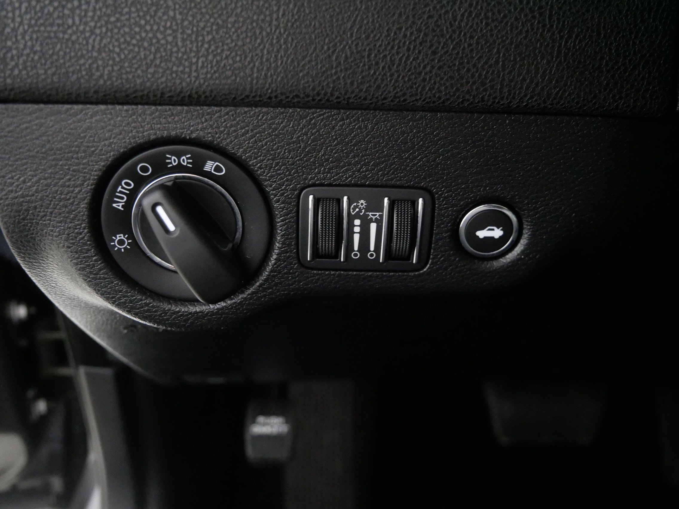 2022 Chrysler 300 Touring photo 24