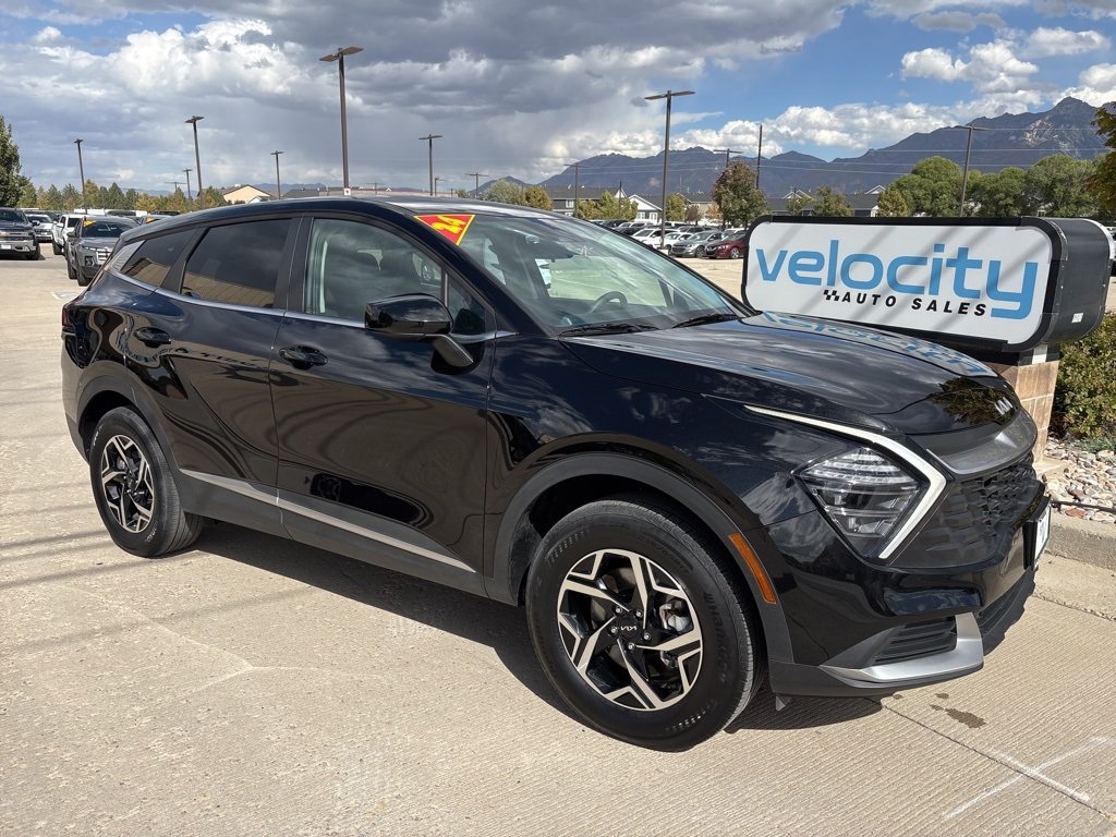 2024 Kia Sportage LX photo 2