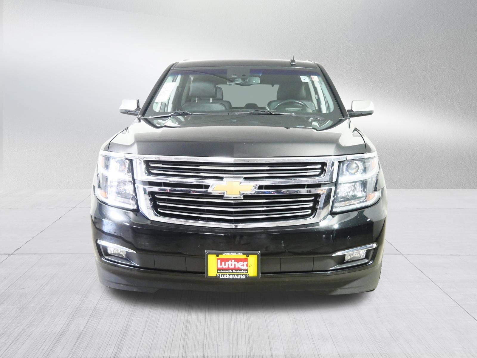 2017 Chevrolet Tahoe Premier photo 2