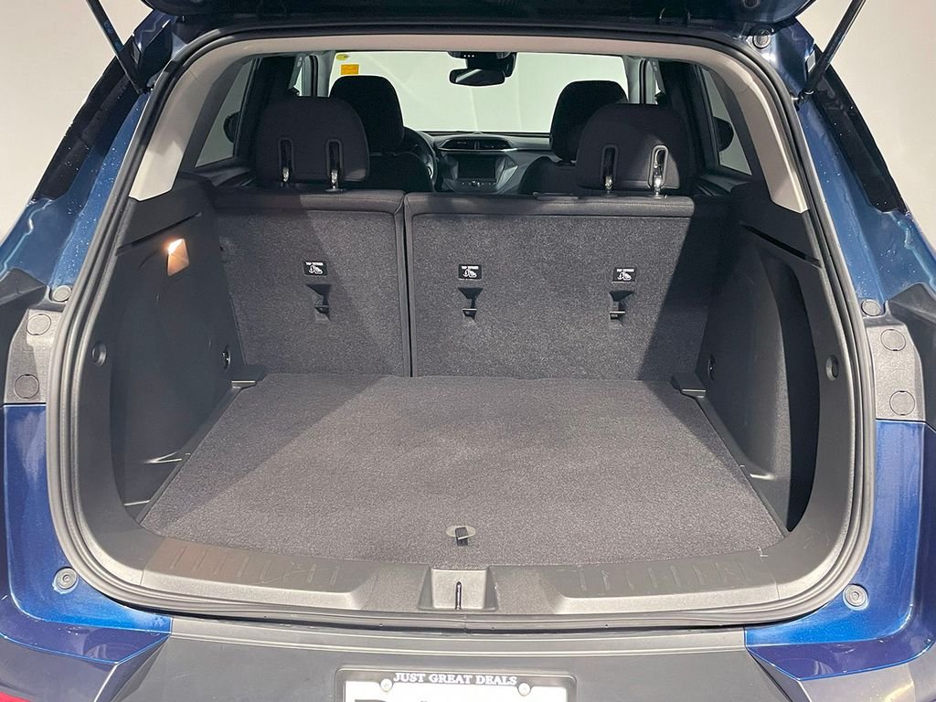 2023 Chevrolet Trailblazer LT photo 3