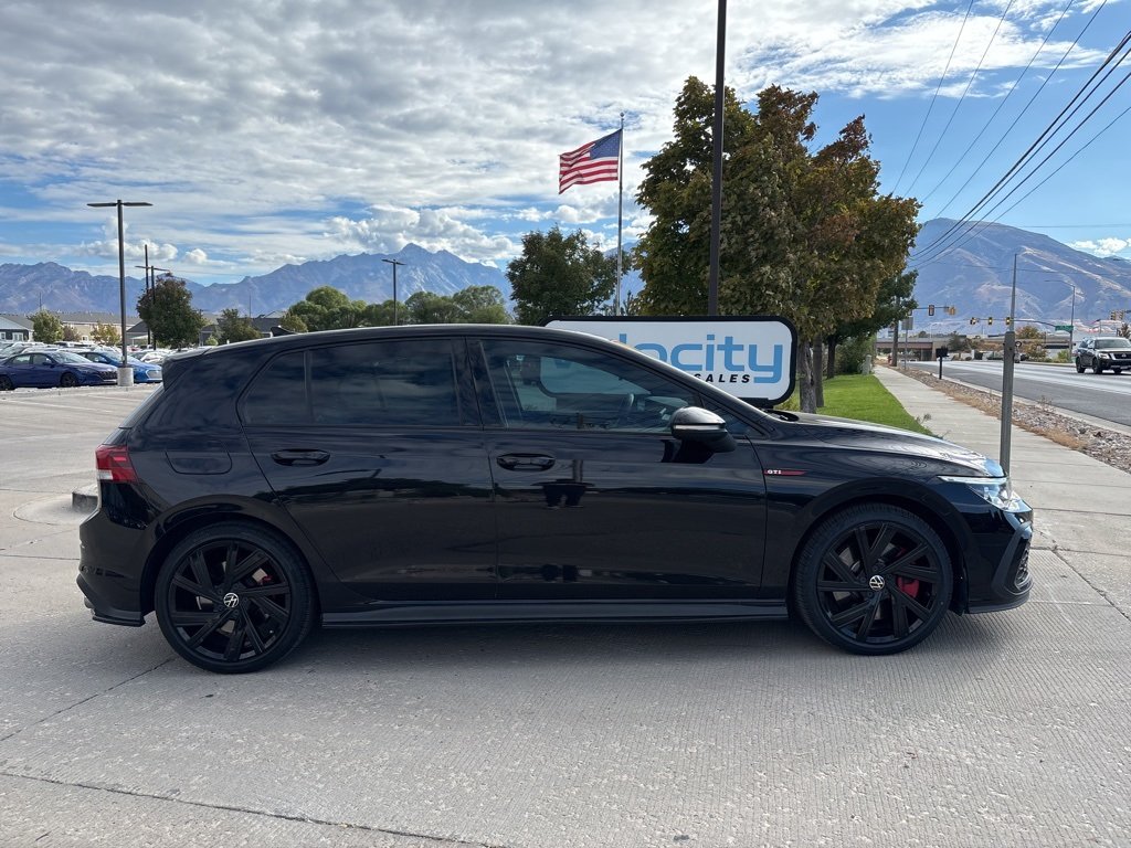2022 Volkswagen Golf GTI SE photo 3