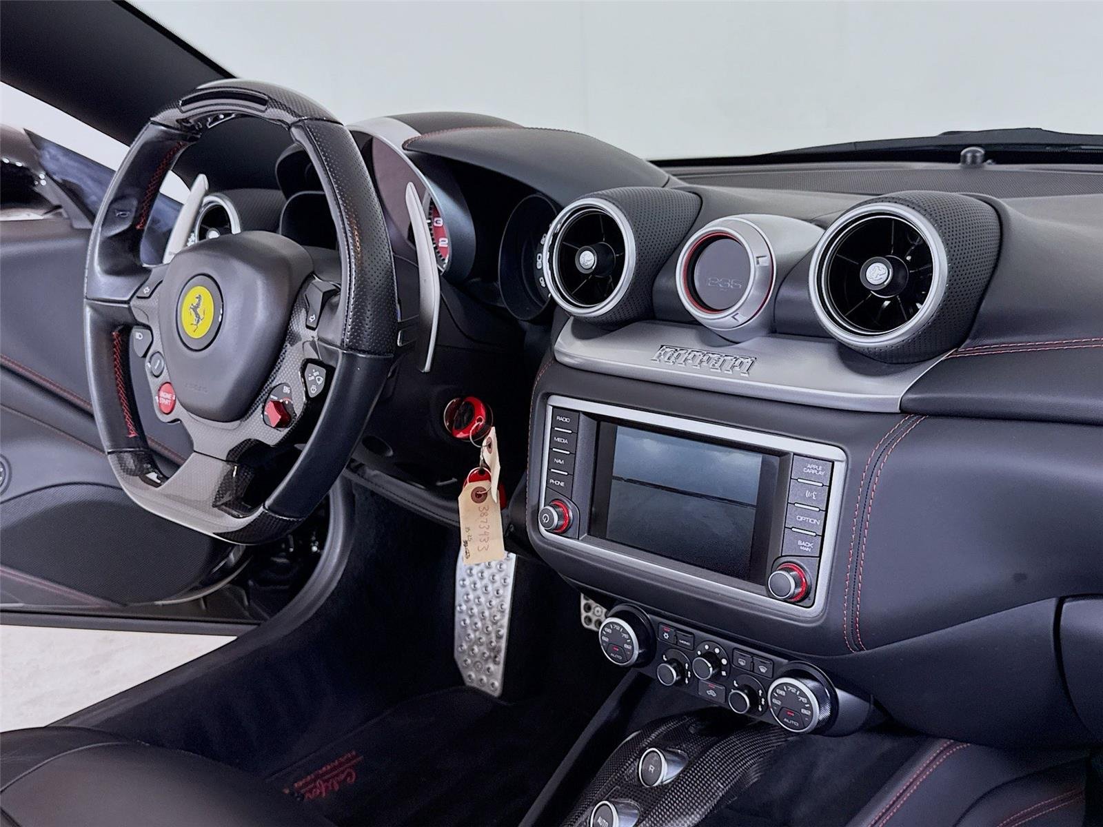 2018 Ferrari California T photo 30