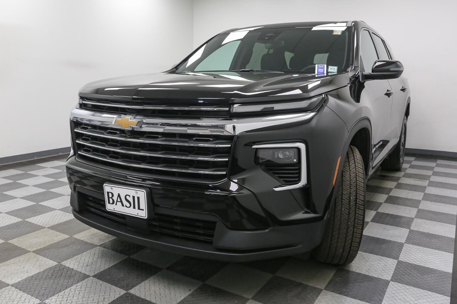 2025 Chevrolet Traverse photo 2