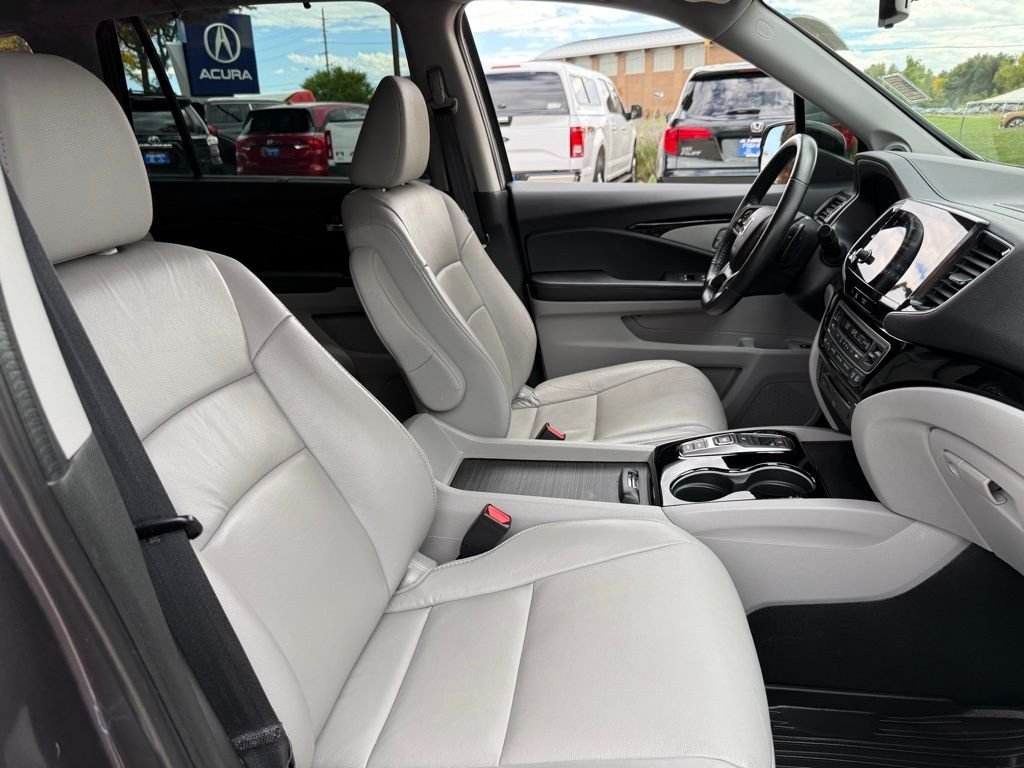 2021 Honda Pilot Touring photo 18