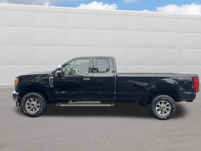 2017 Ford F-250 XLT photo 2