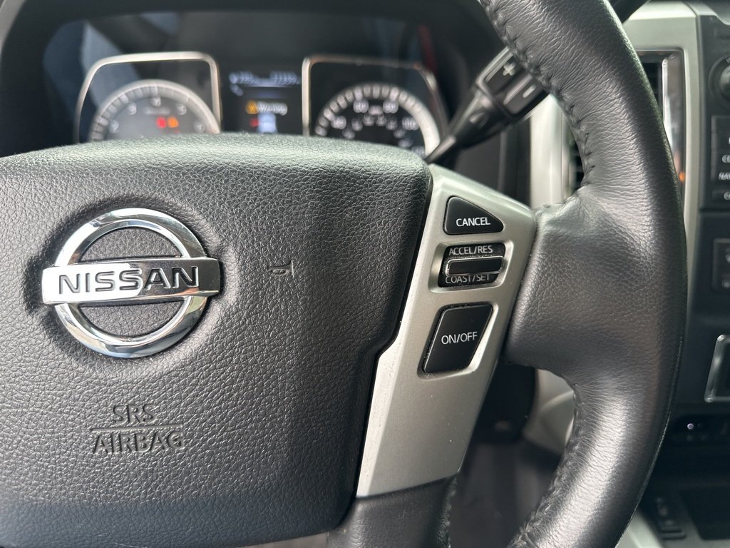 2017 Nissan Titan SL photo 8