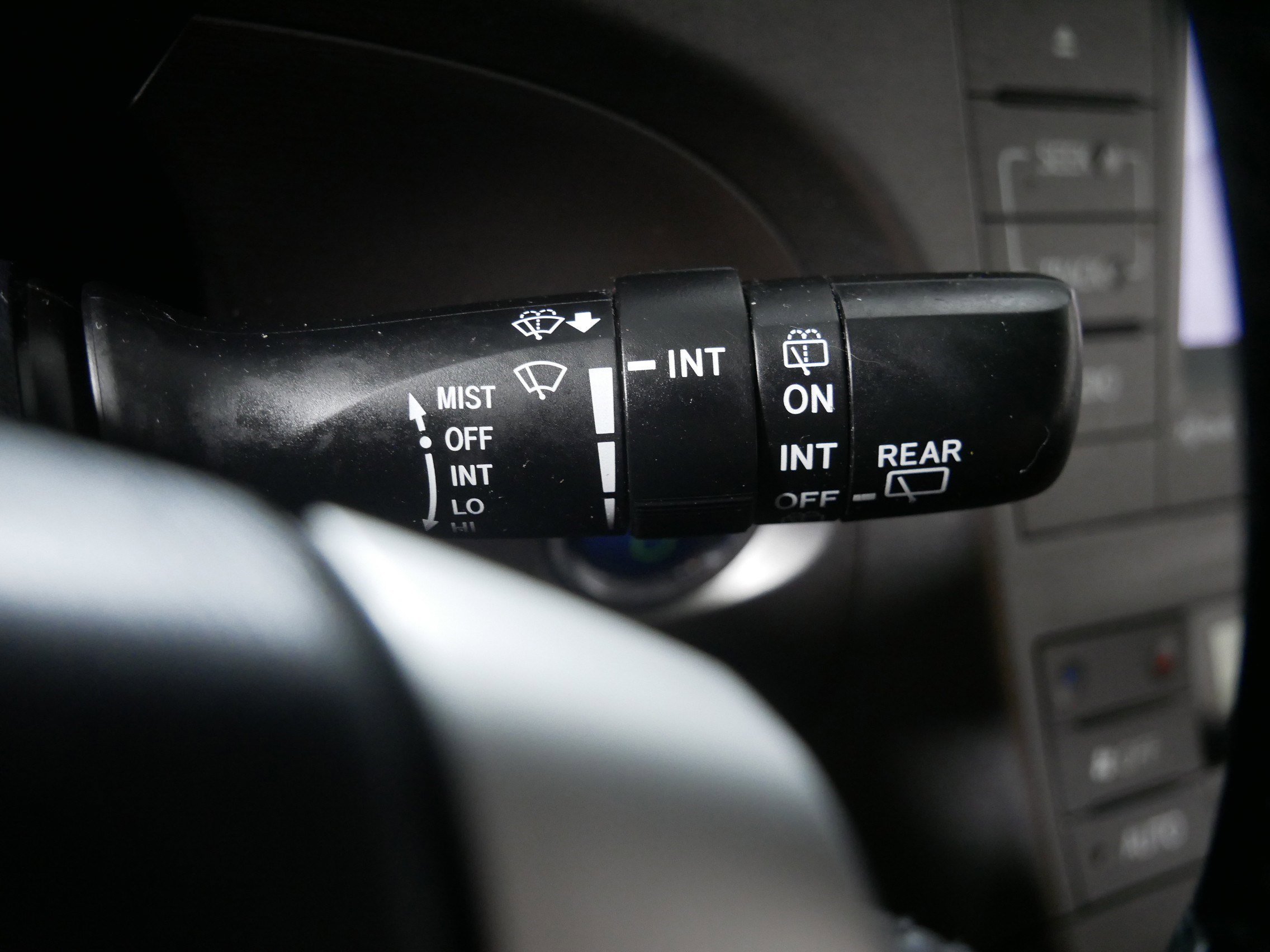 2015 Toyota Prius Five photo 30