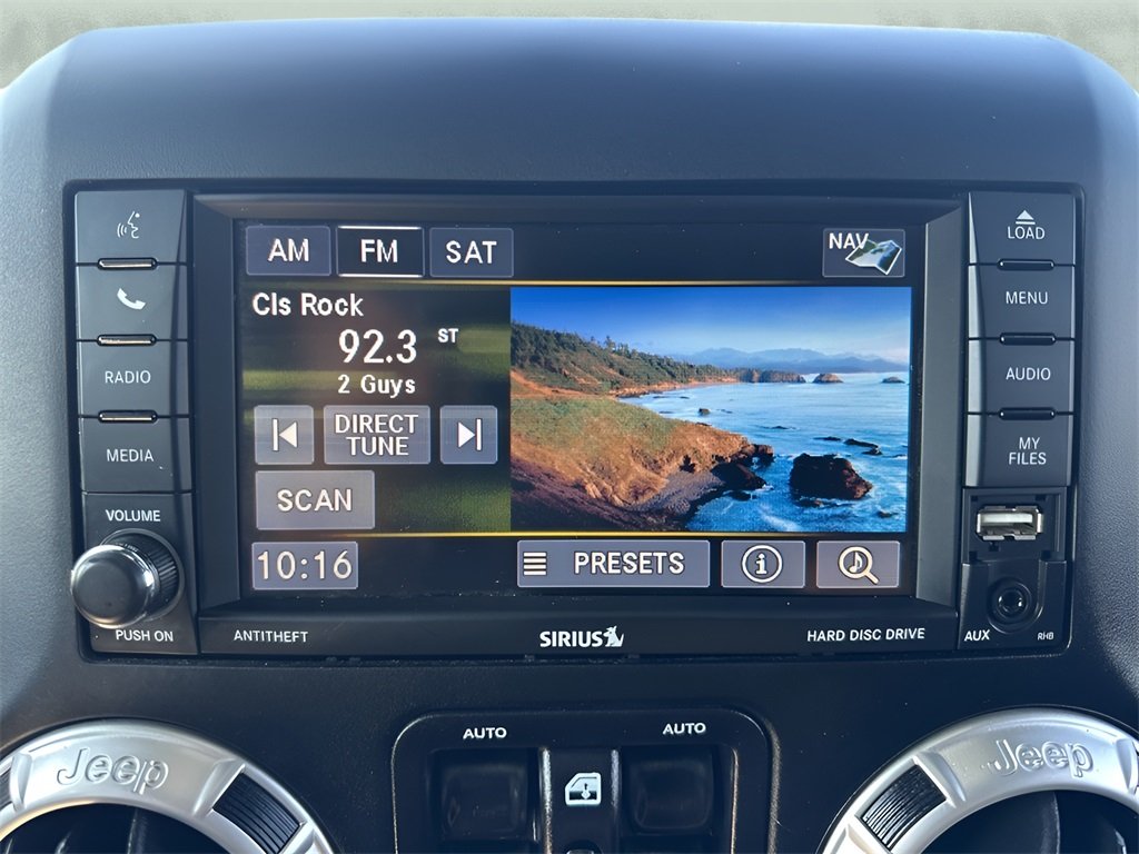 2017 Jeep Wrangler Unlimited Sahara photo 12