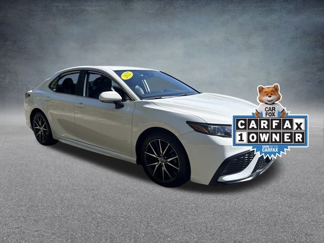 2022 Toyota Camry SE photo 2