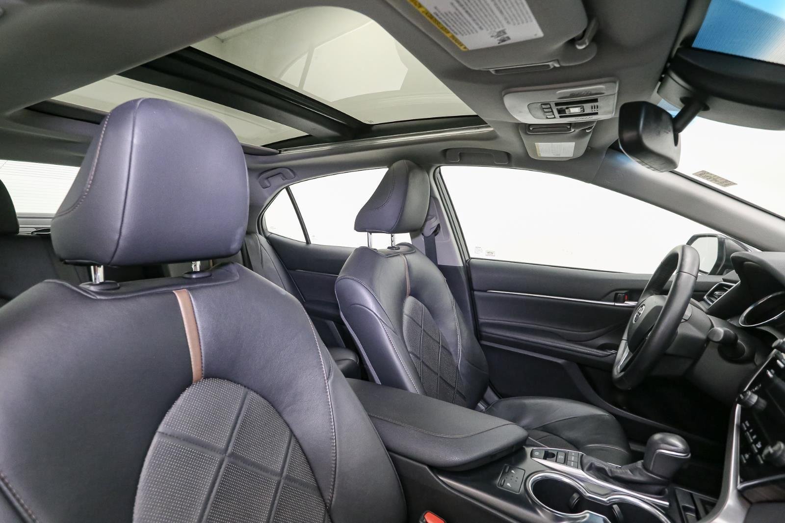 2018 Toyota Camry XLE photo 14
