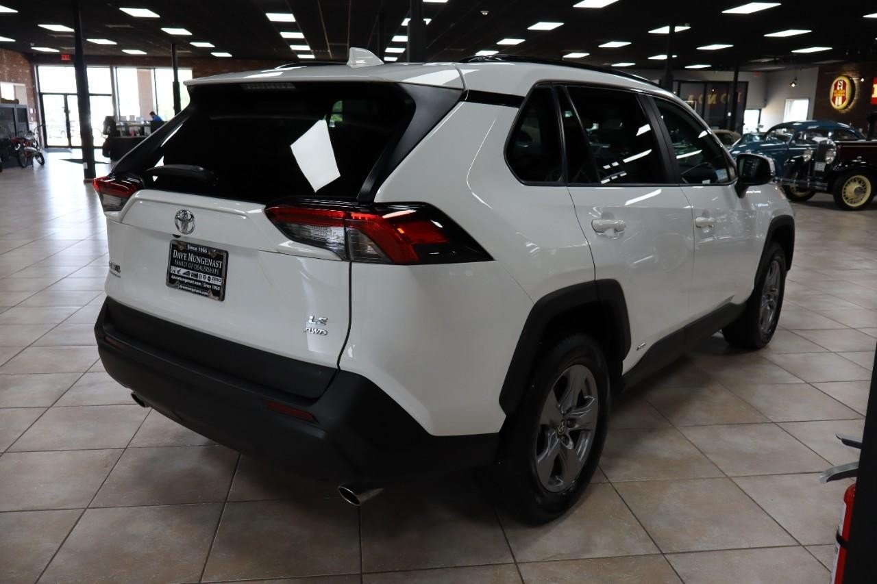 2023 Toyota RAV4 XLE photo 6