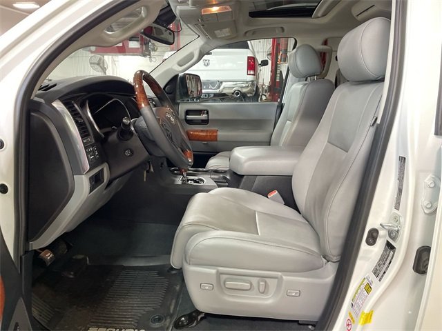 2019 Toyota Sequoia Platinum photo 11