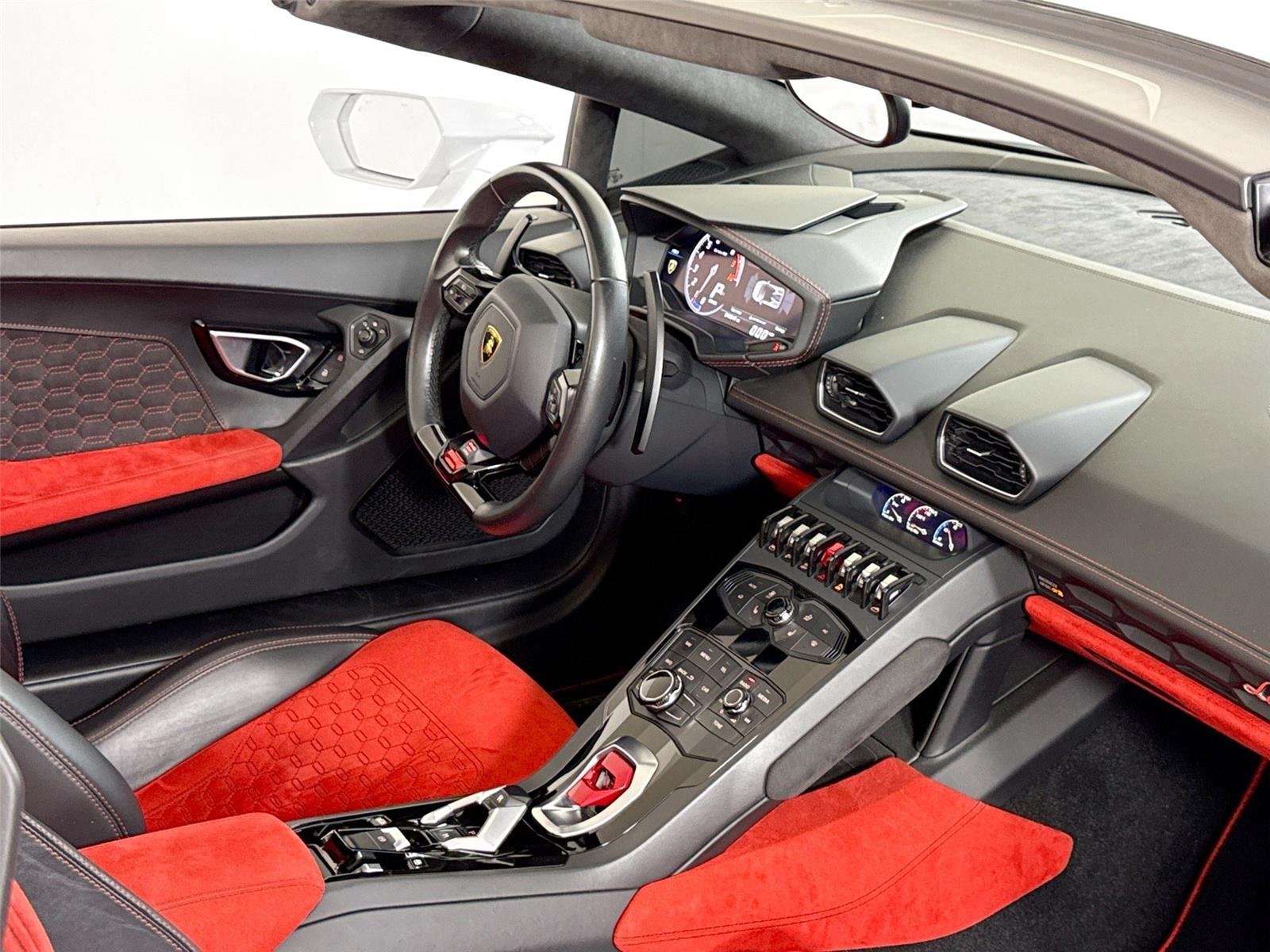 2017 Lamborghini Huracan Spyder photo 24