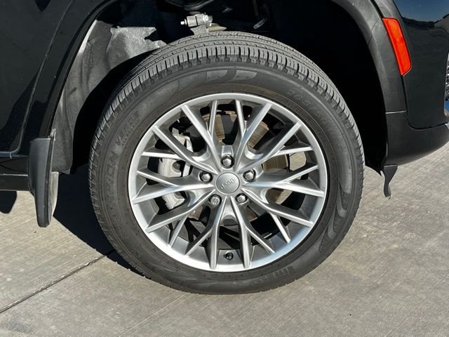 2022 Jeep Grand Cherokee Summit photo 4