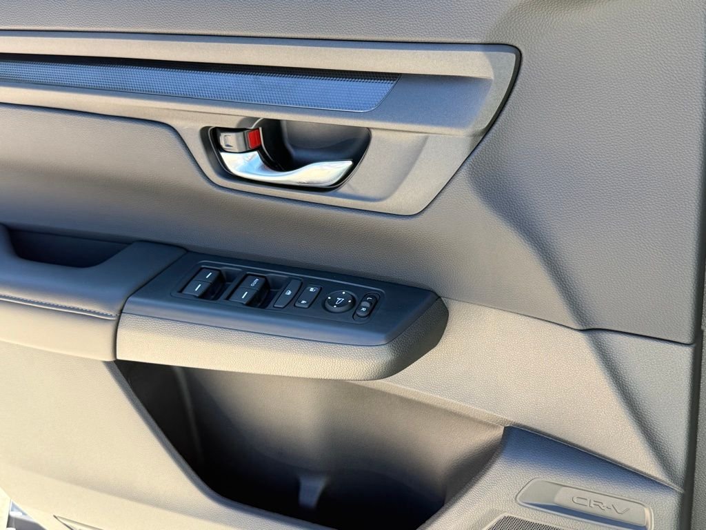 2025 Honda CR-V LX photo 32
