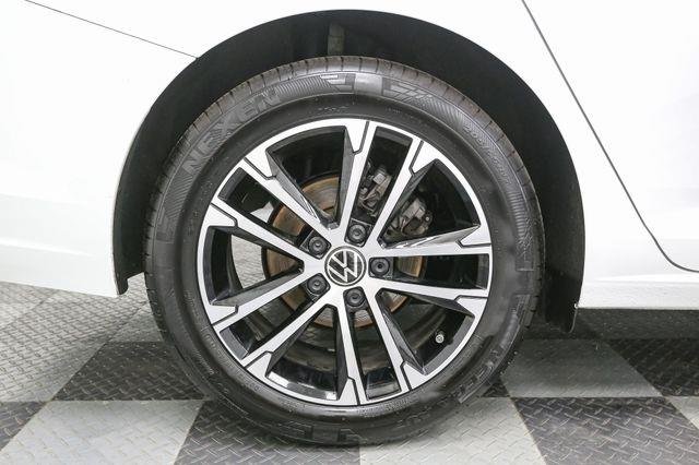 2025 Volkswagen Jetta 1.5T Sport photo 8