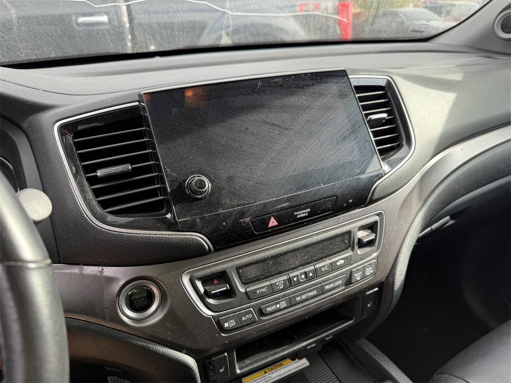 2022 Honda Pilot Special Edition photo 3