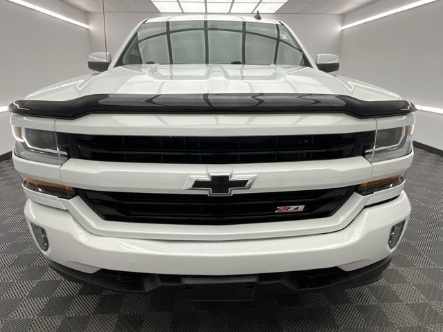 2017 Chevrolet Silverado 1500 LT photo 2