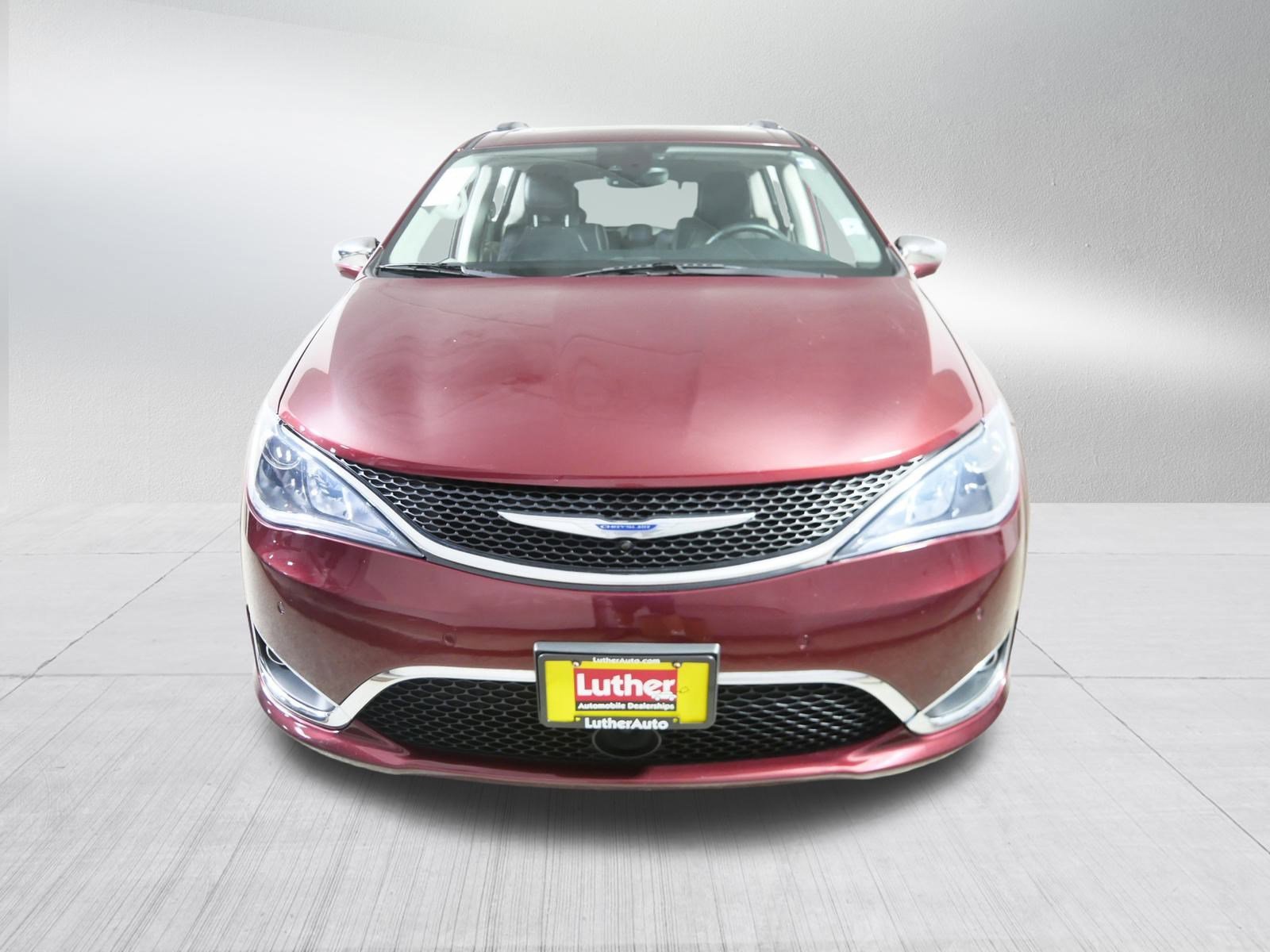 2018 Chrysler Pacifica Limited photo 2