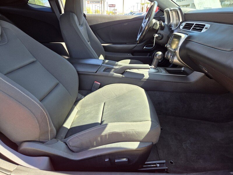 2015 Chevrolet Camaro 1LT photo 9