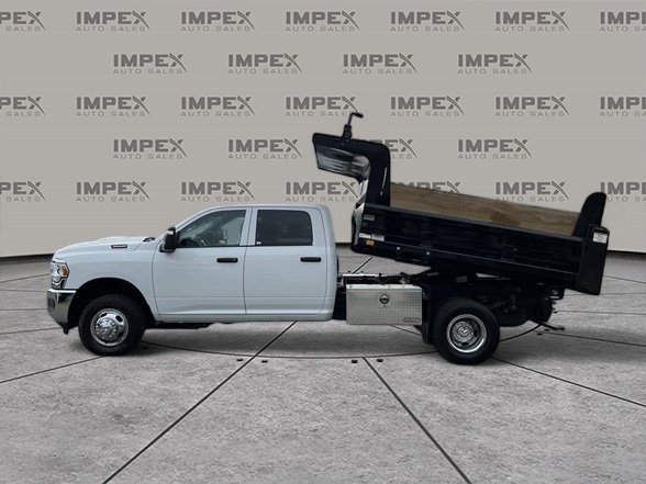 2023 Ram 3500 Tradesman photo 4