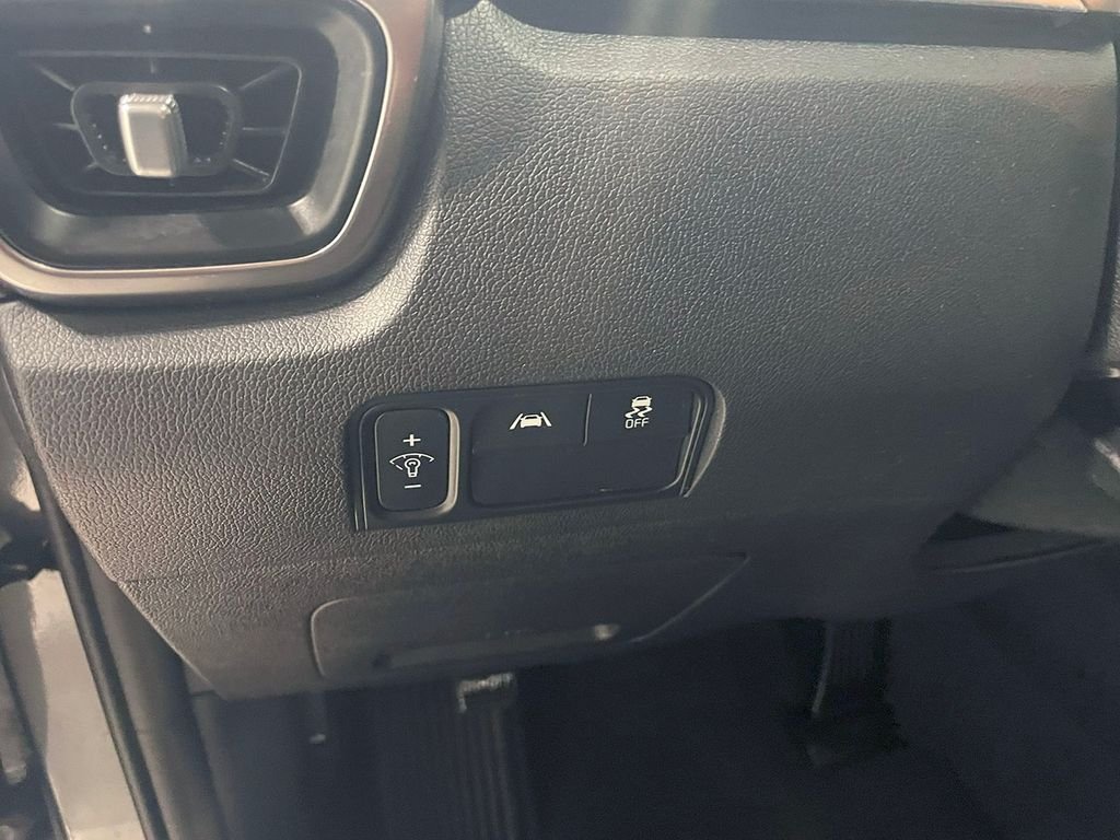 2022 Kia Sorento LX photo 13