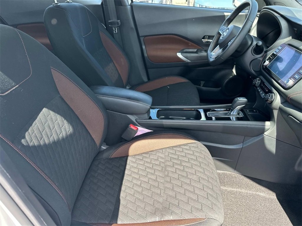 2024 Nissan Kicks SR photo 15