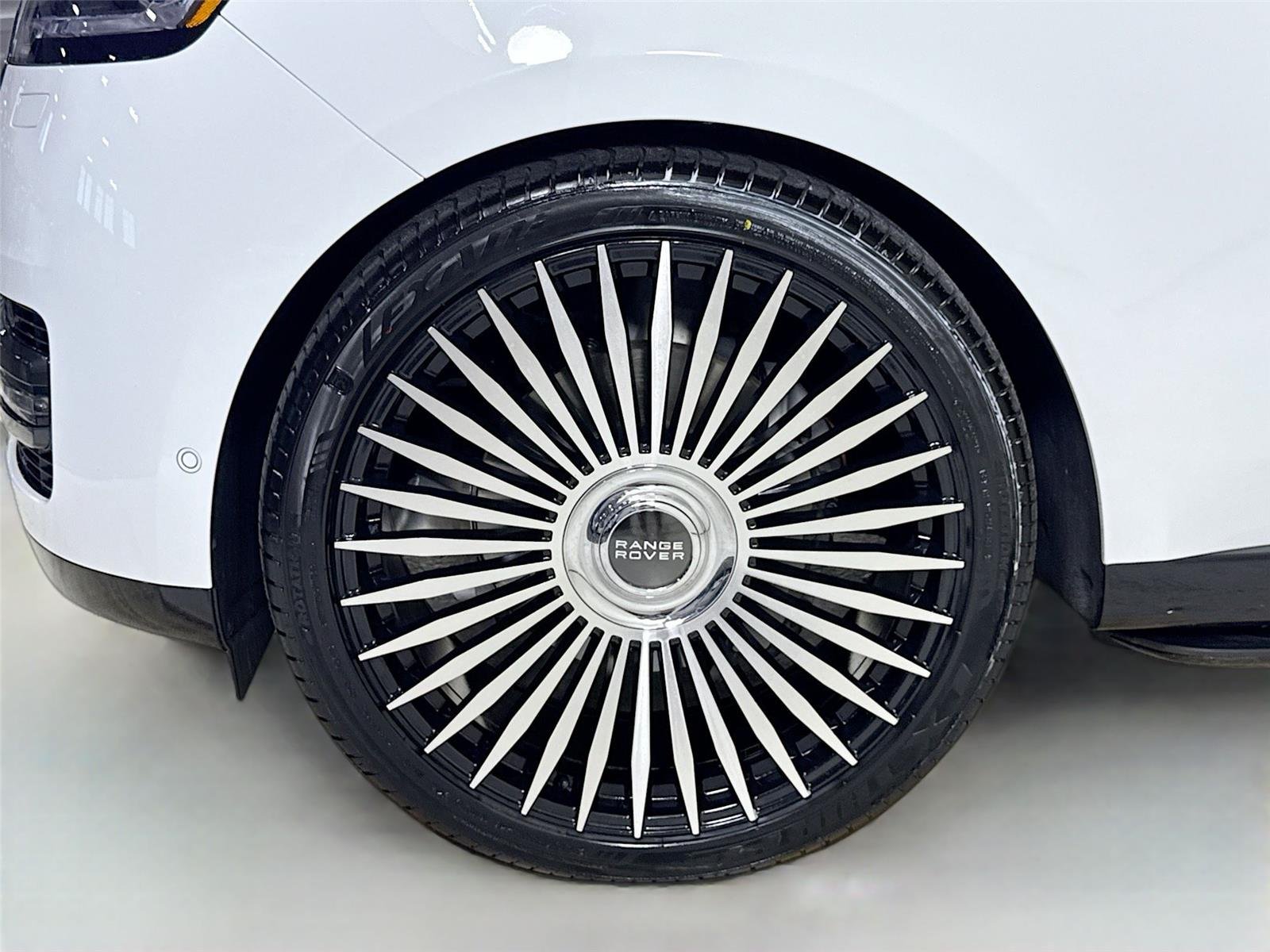2023 Land Rover Range Rover SE photo 34