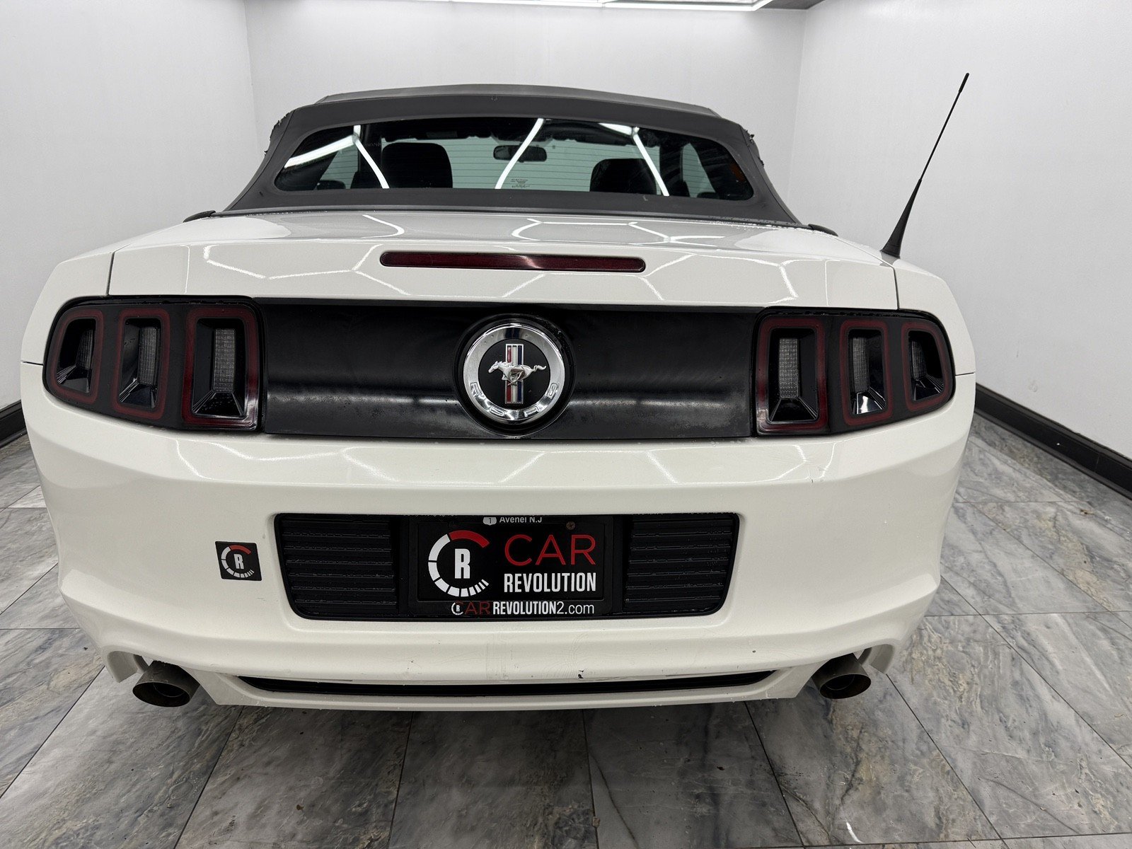 2013 Ford Mustang V6 Convertible photo 4