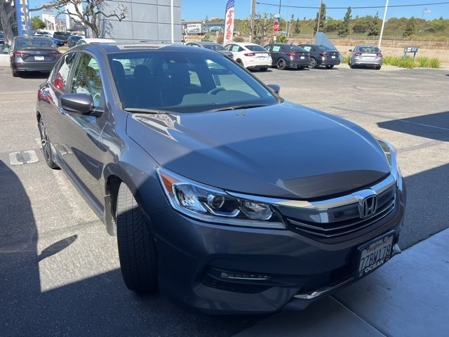 2017 Honda Accord Sport photo 4