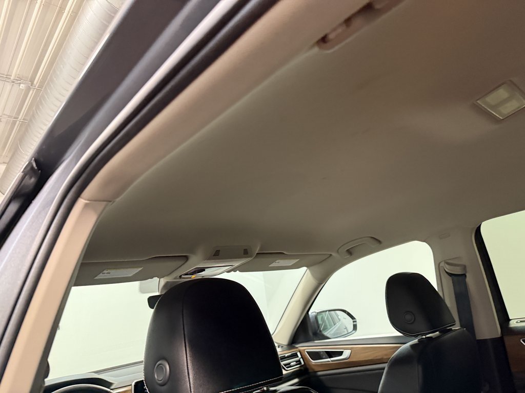 2025 Volkswagen Atlas SE Technology photo 8