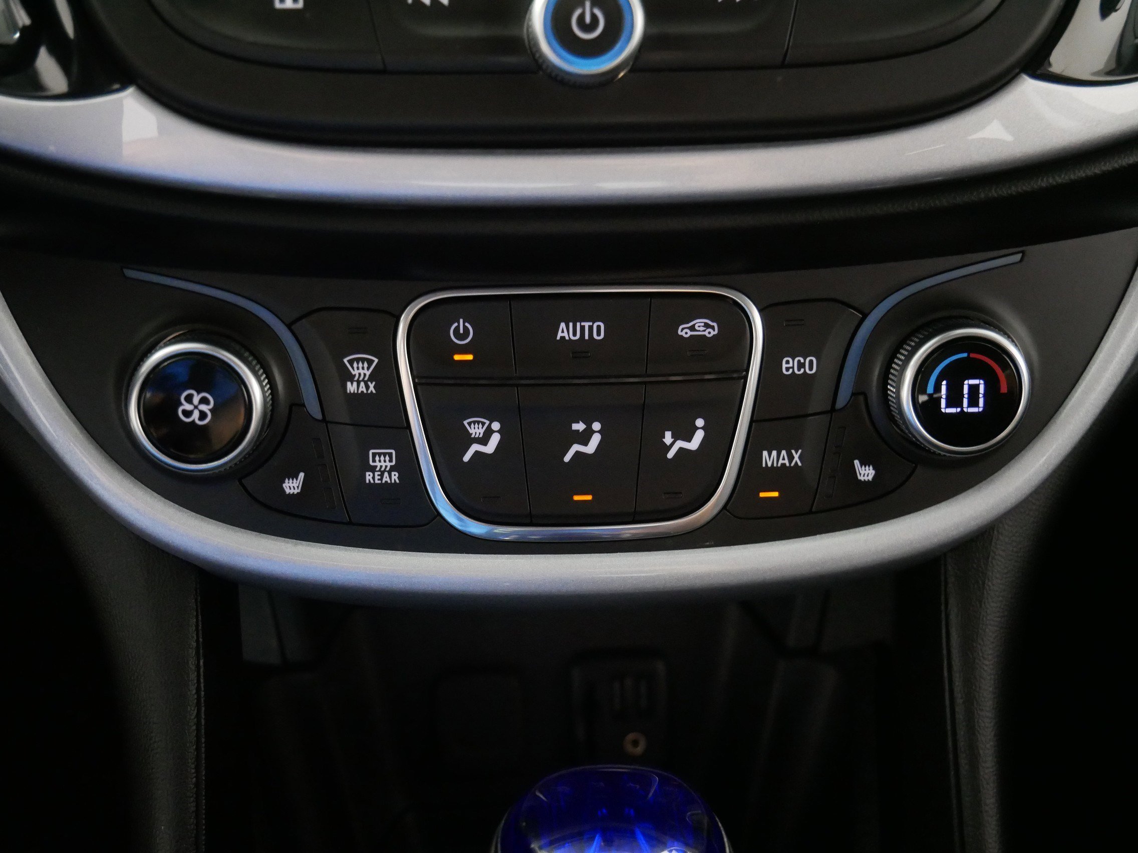 2019 Chevrolet Volt LT photo 20