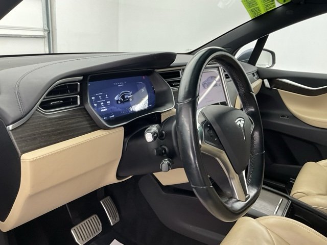 2016 Tesla Model X 90D photo 15
