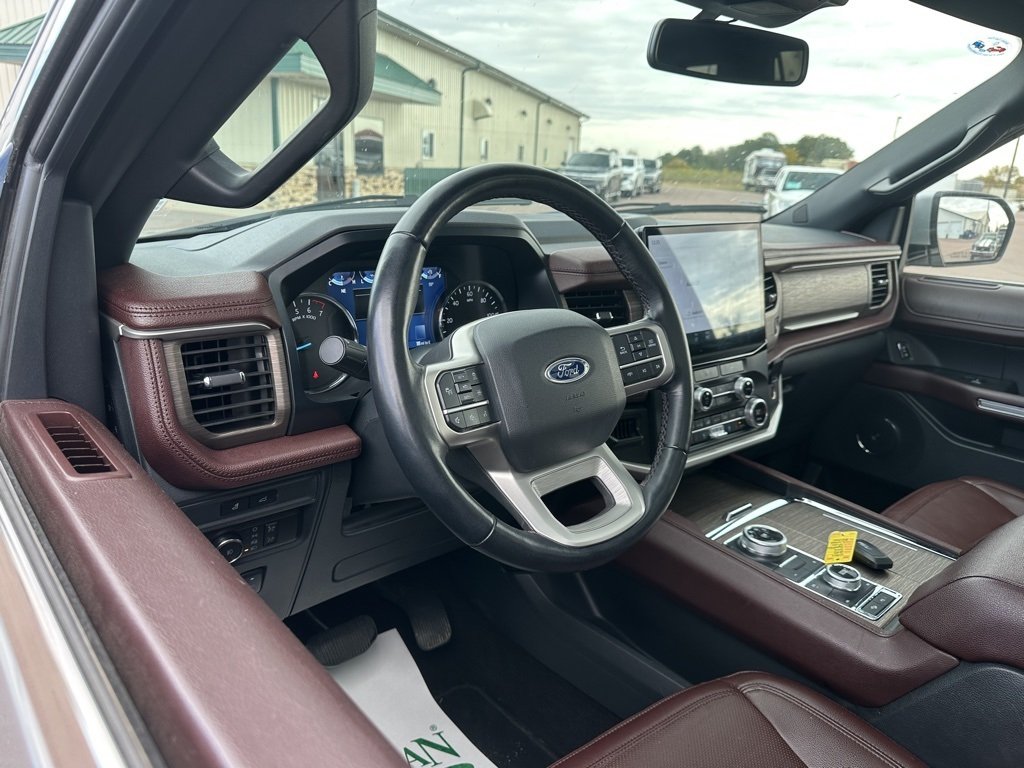 2023 Ford Expedition Limited photo 3