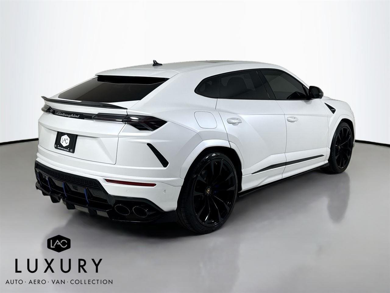 2021 Lamborghini Urus photo 4