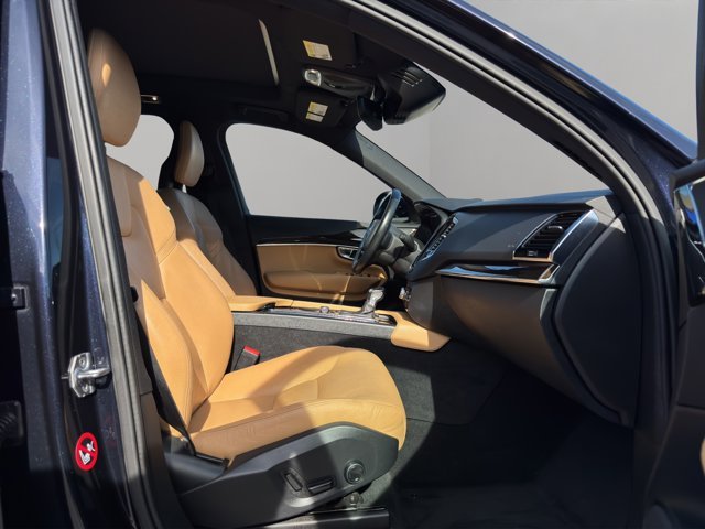 2017 Volvo XC90 Momentum photo 16