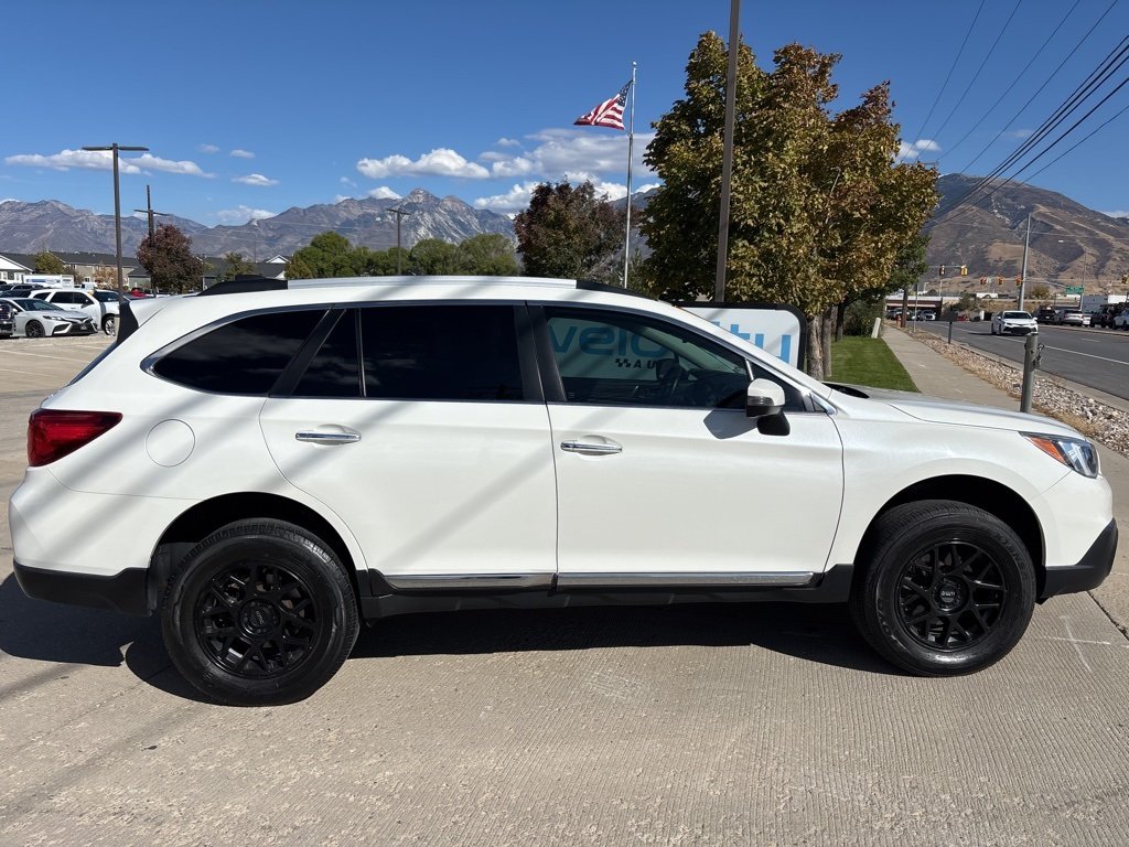 2017 Subaru Outback 3.6R photo 3
