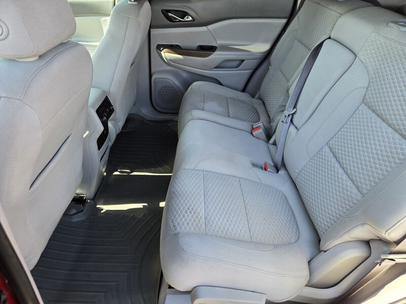 2017 Gmc Acadia SLE photo 8