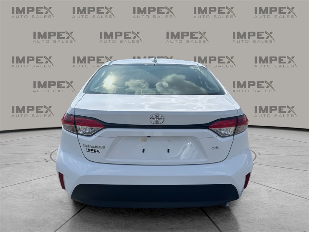 2024 Toyota Corolla LE photo 4
