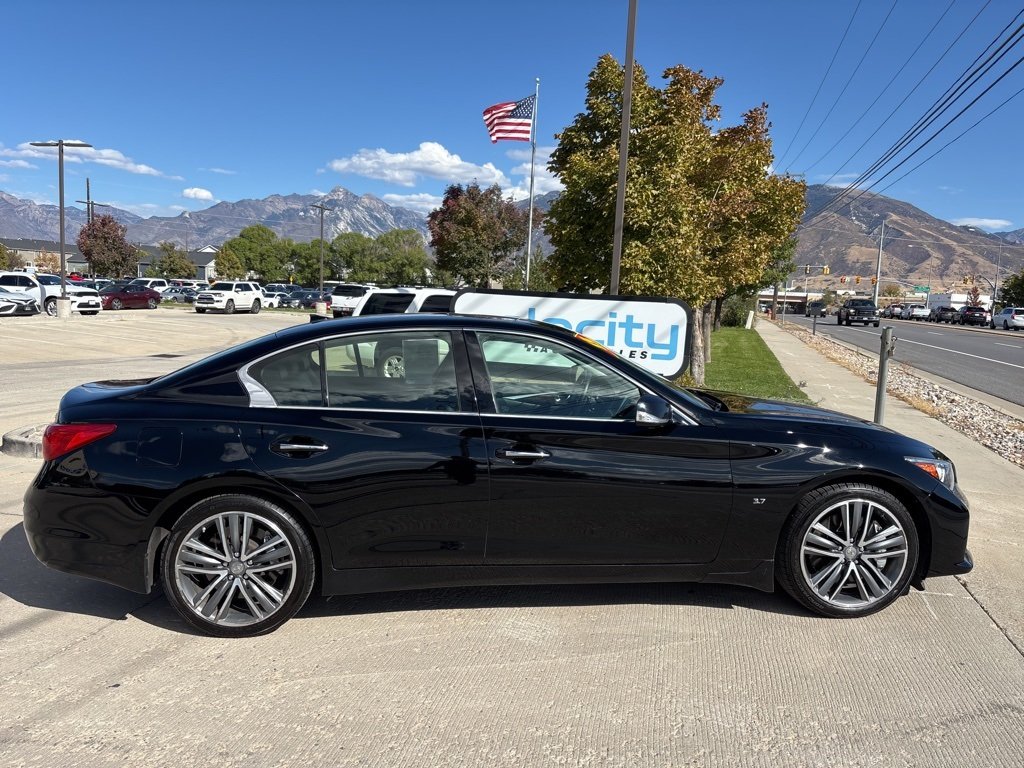 2015 Infiniti Q50 Sport photo 3