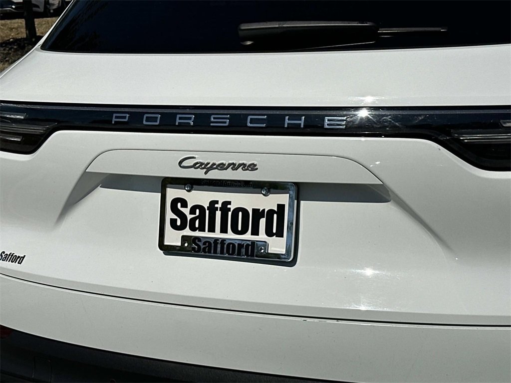 2022 Porsche Cayenne Base photo 9