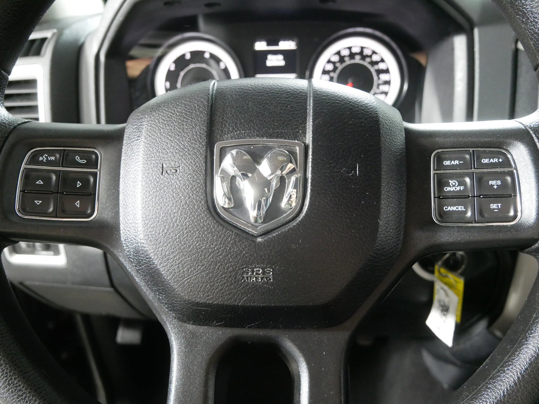 2016 Ram 1500 SLT photo 23