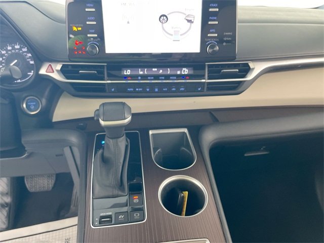 2023 Toyota Sienna XLE photo 40