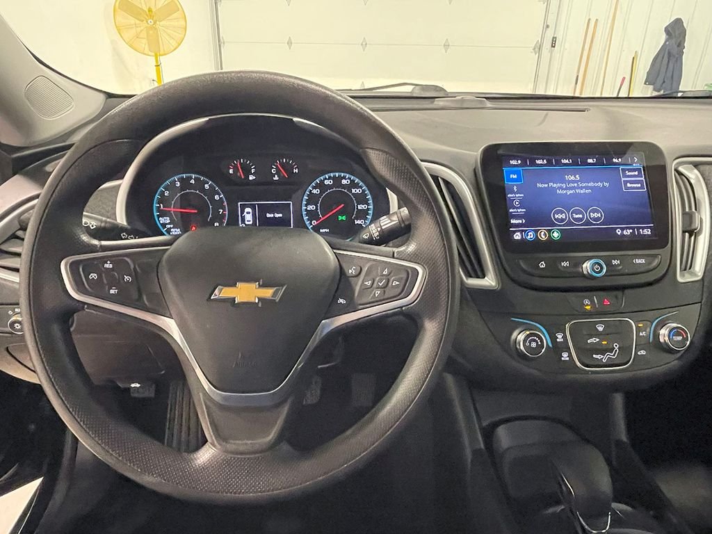2022 Chevrolet Malibu LS photo 31
