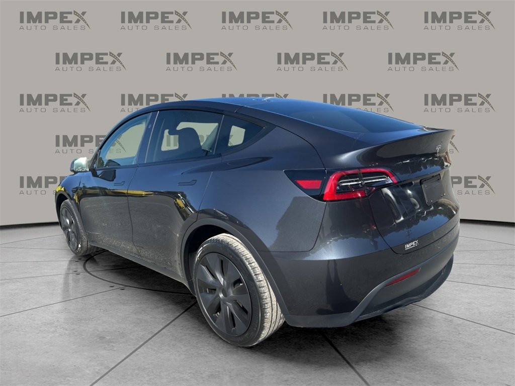 2024 Tesla Model Y Long Range photo 3
