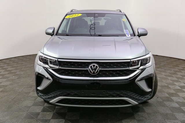 2022 Volkswagen Taos SEL photo 3