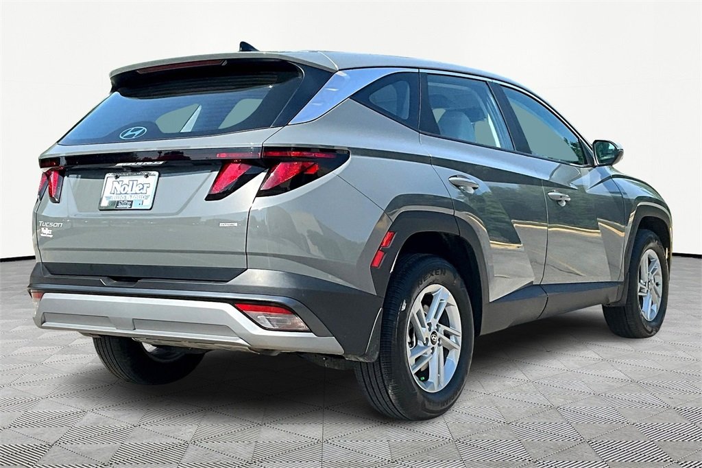 2025 Hyundai Tucson SE photo 2