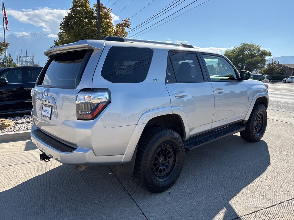 2024 Toyota 4Runner SR5 photo 4