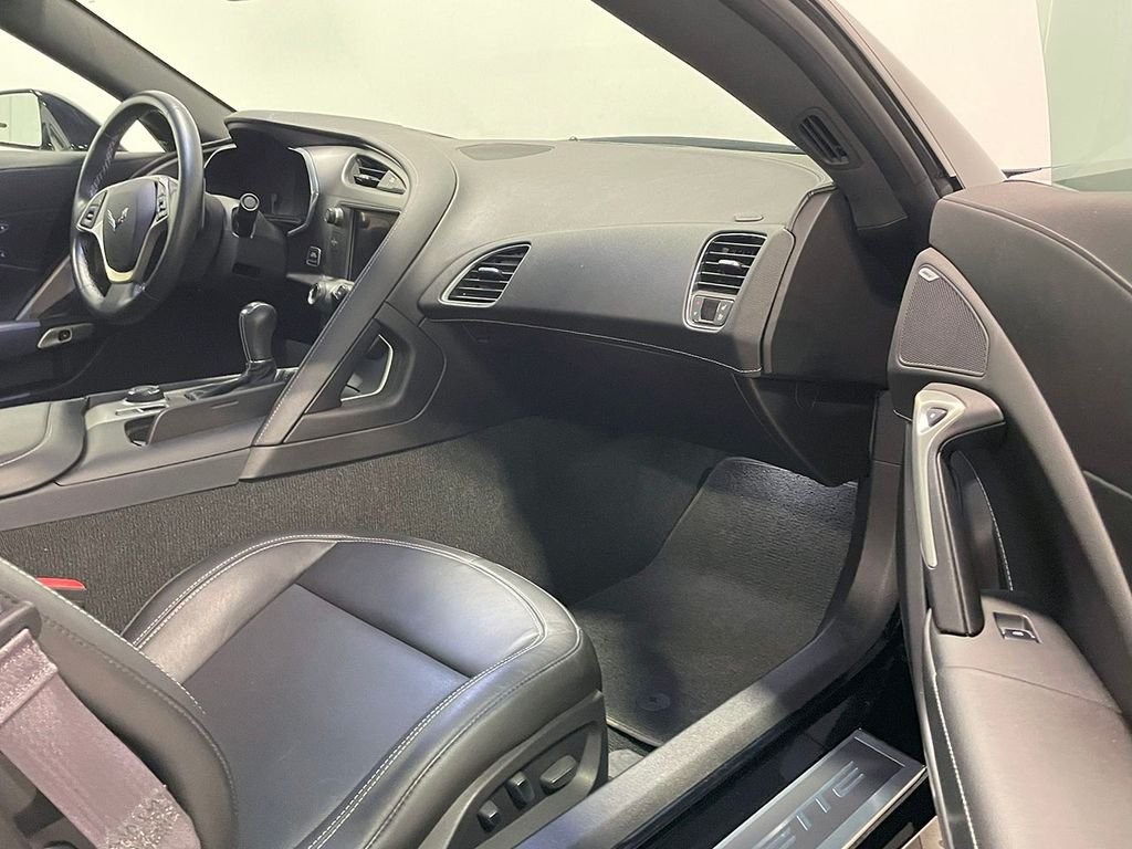 2015 Chevrolet Corvette Stingray 2LT photo 38