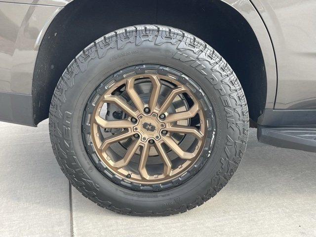 2021 Chevrolet Tahoe RST photo 2